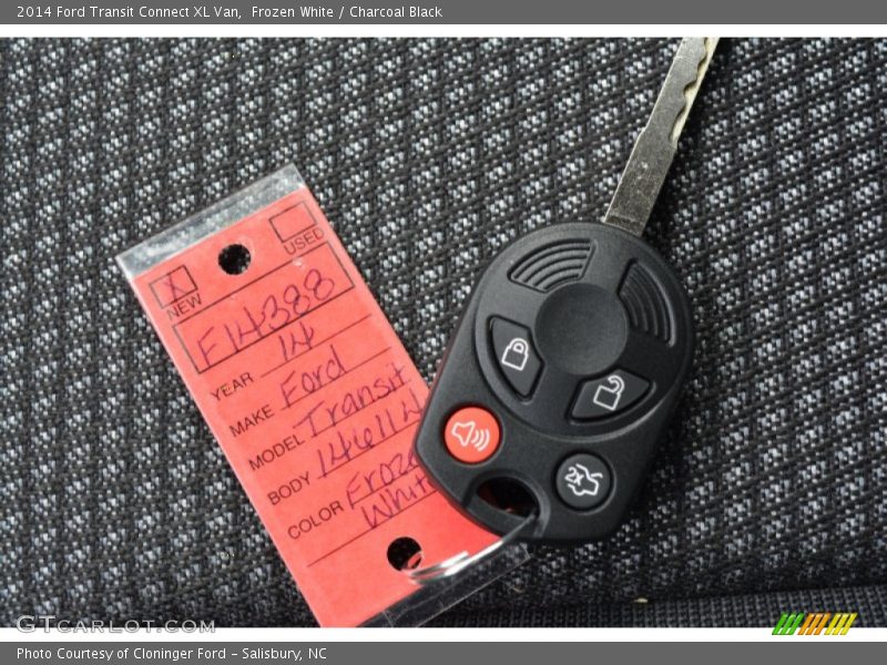 Frozen White / Charcoal Black 2014 Ford Transit Connect XL Van