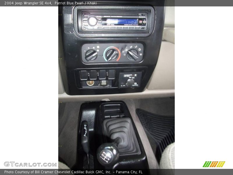 Patriot Blue Pearl / Khaki 2004 Jeep Wrangler SE 4x4