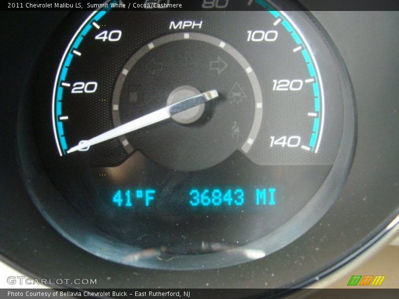 Summit White / Cocoa/Cashmere 2011 Chevrolet Malibu LS
