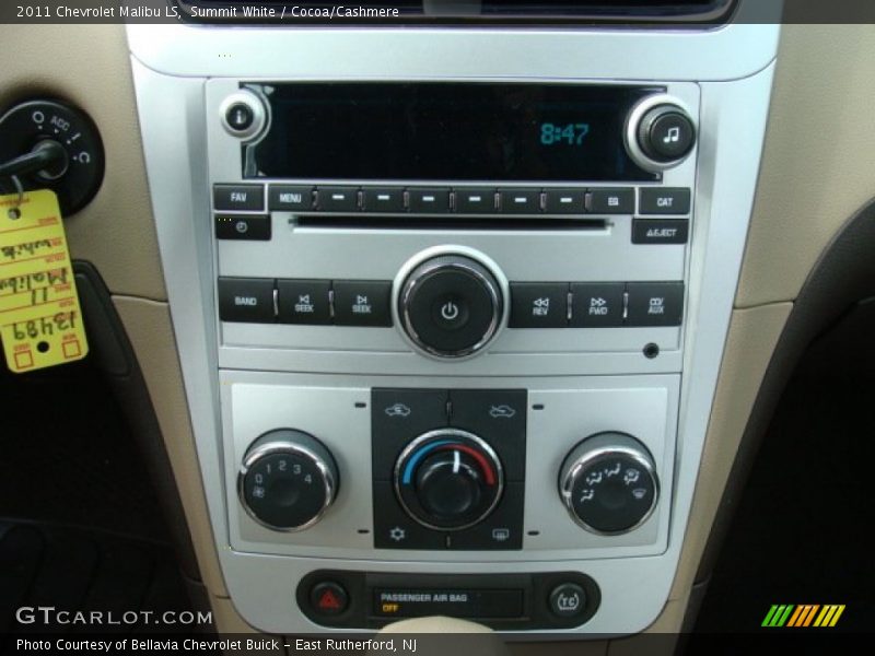 Summit White / Cocoa/Cashmere 2011 Chevrolet Malibu LS