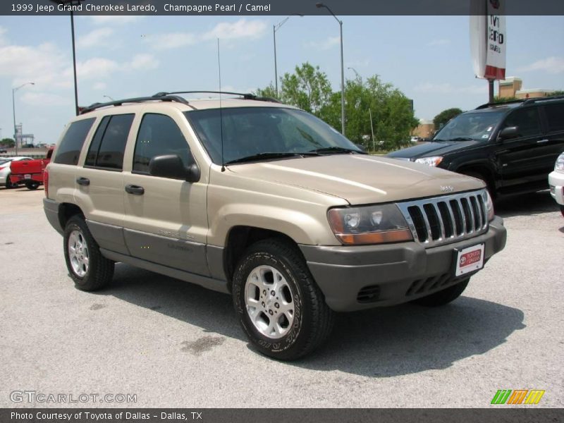 Champagne Pearl / Camel 1999 Jeep Grand Cherokee Laredo