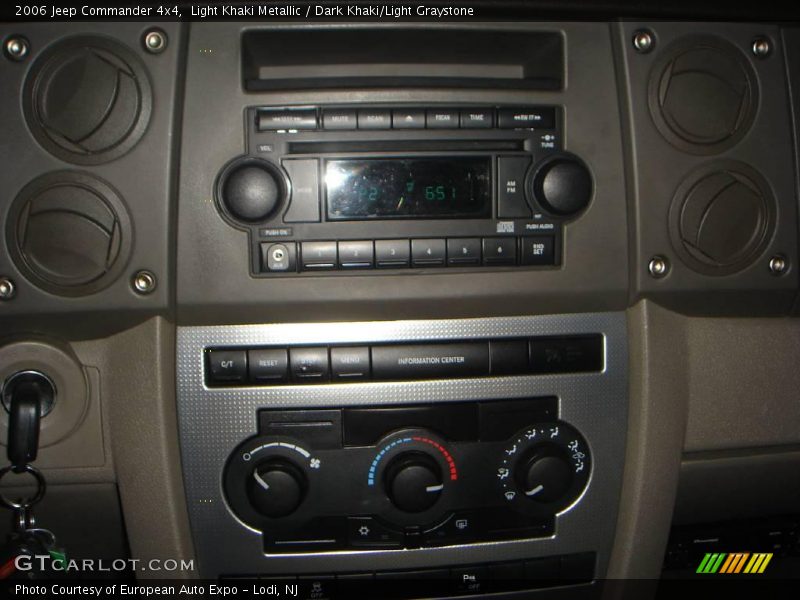Light Khaki Metallic / Dark Khaki/Light Graystone 2006 Jeep Commander 4x4