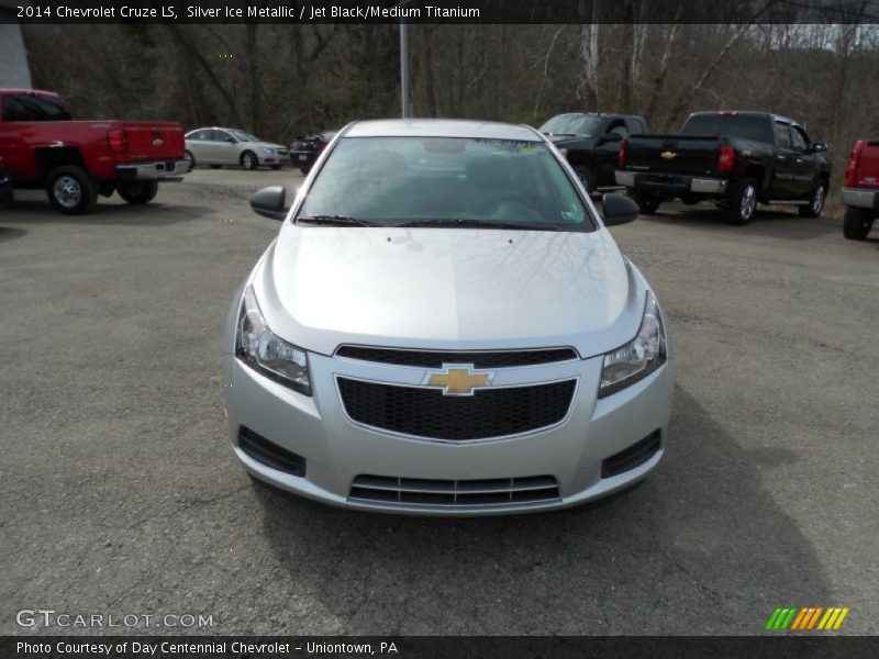 Silver Ice Metallic / Jet Black/Medium Titanium 2014 Chevrolet Cruze LS