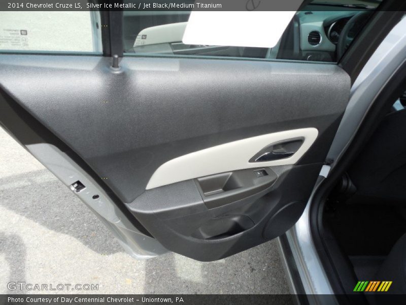 Silver Ice Metallic / Jet Black/Medium Titanium 2014 Chevrolet Cruze LS