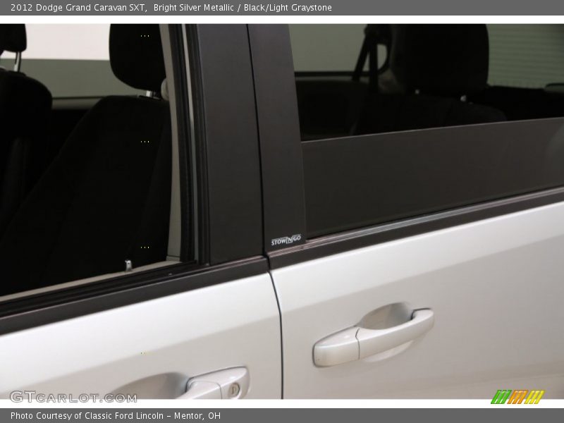 Bright Silver Metallic / Black/Light Graystone 2012 Dodge Grand Caravan SXT