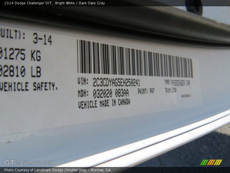 Bright White / Dark Slate Gray 2014 Dodge Challenger SXT
