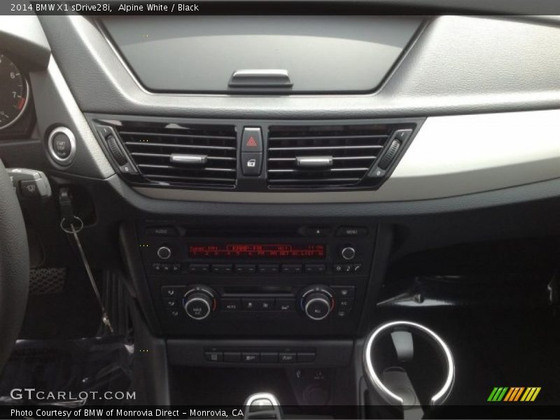 Alpine White / Black 2014 BMW X1 sDrive28i