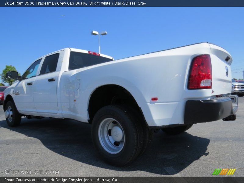 Bright White / Black/Diesel Gray 2014 Ram 3500 Tradesman Crew Cab Dually