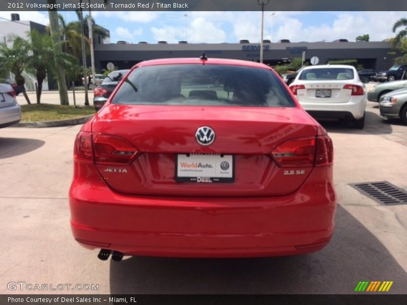 Tornado Red / Titan Black 2012 Volkswagen Jetta SE Sedan