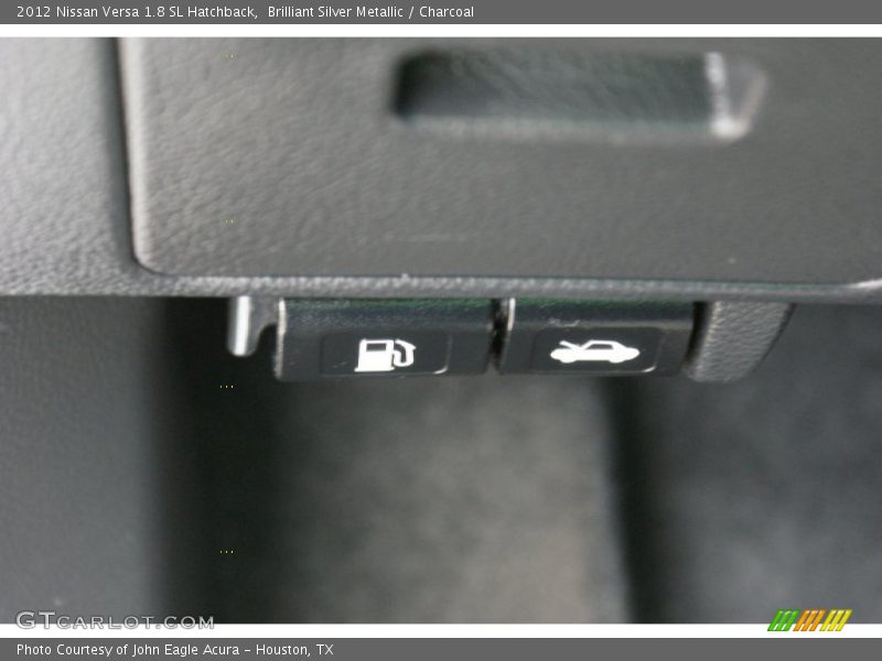 Brilliant Silver Metallic / Charcoal 2012 Nissan Versa 1.8 SL Hatchback