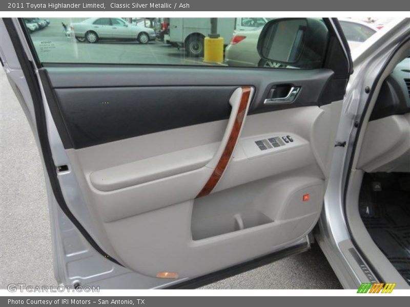 Classic Silver Metallic / Ash 2011 Toyota Highlander Limited