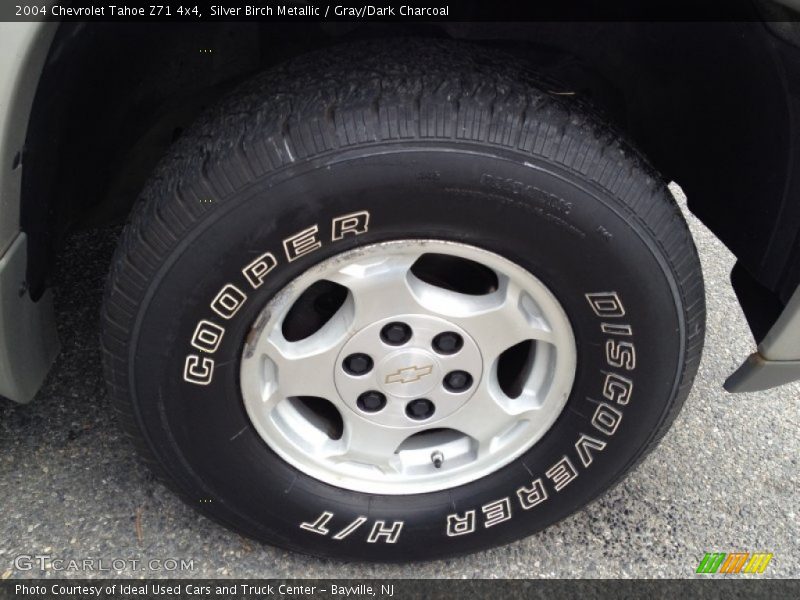 Silver Birch Metallic / Gray/Dark Charcoal 2004 Chevrolet Tahoe Z71 4x4