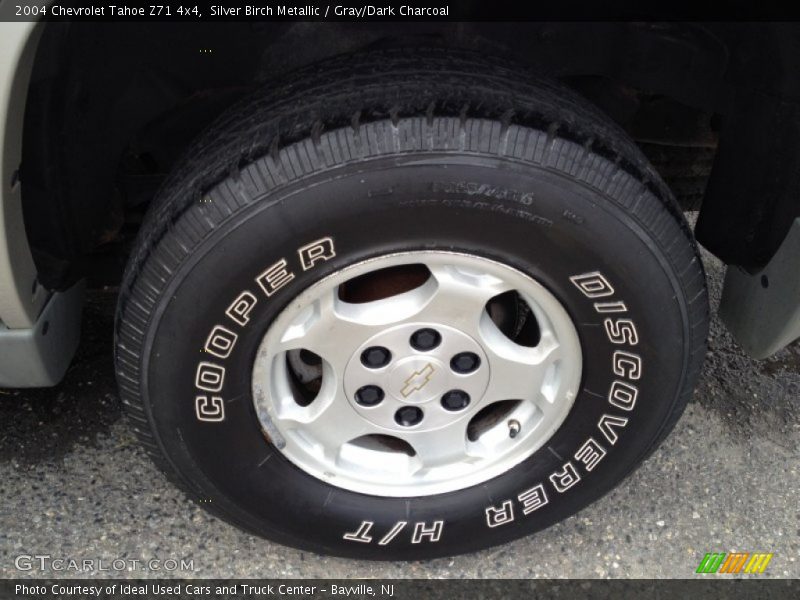 Silver Birch Metallic / Gray/Dark Charcoal 2004 Chevrolet Tahoe Z71 4x4