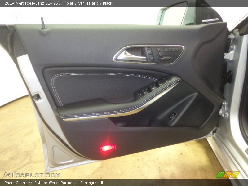 Polar Silver Metallic / Black 2014 Mercedes-Benz CLA 250
