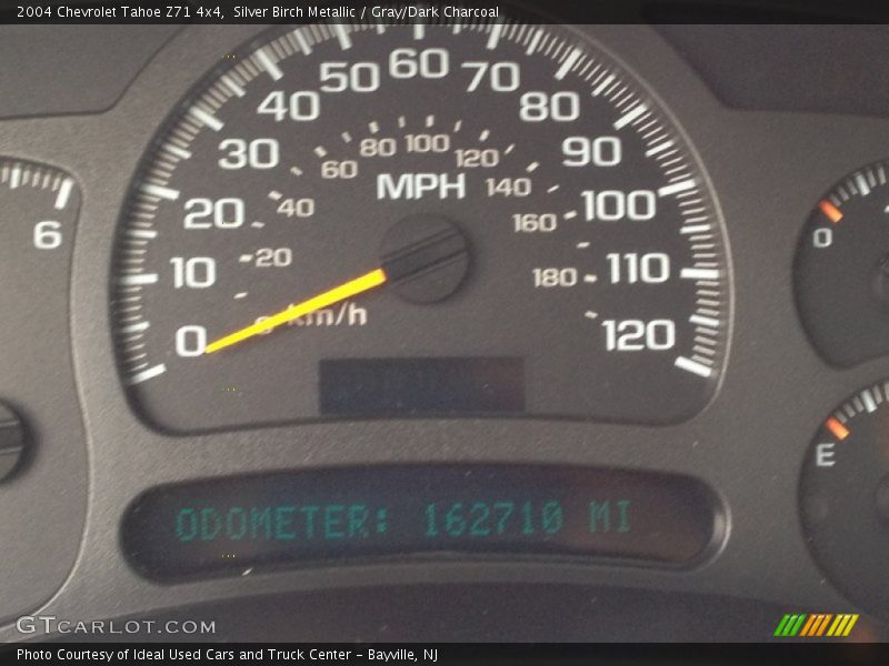 Silver Birch Metallic / Gray/Dark Charcoal 2004 Chevrolet Tahoe Z71 4x4