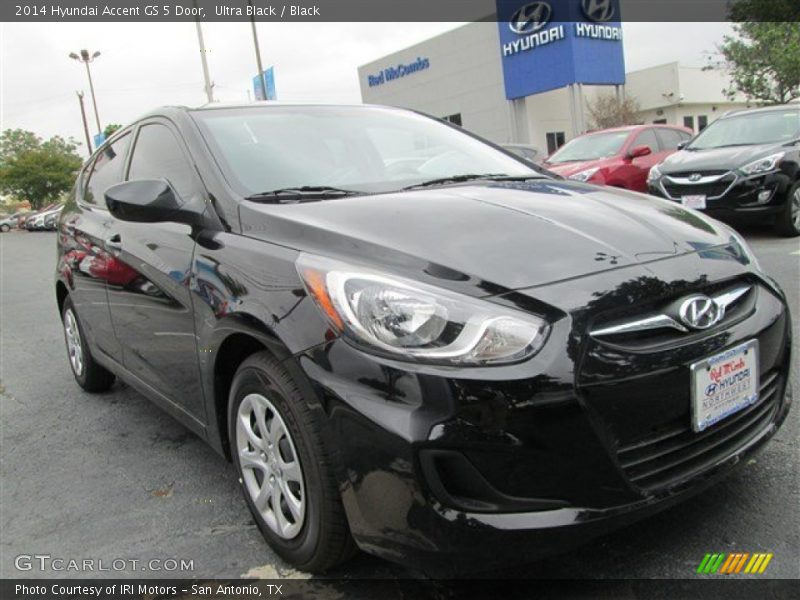 Ultra Black / Black 2014 Hyundai Accent GS 5 Door