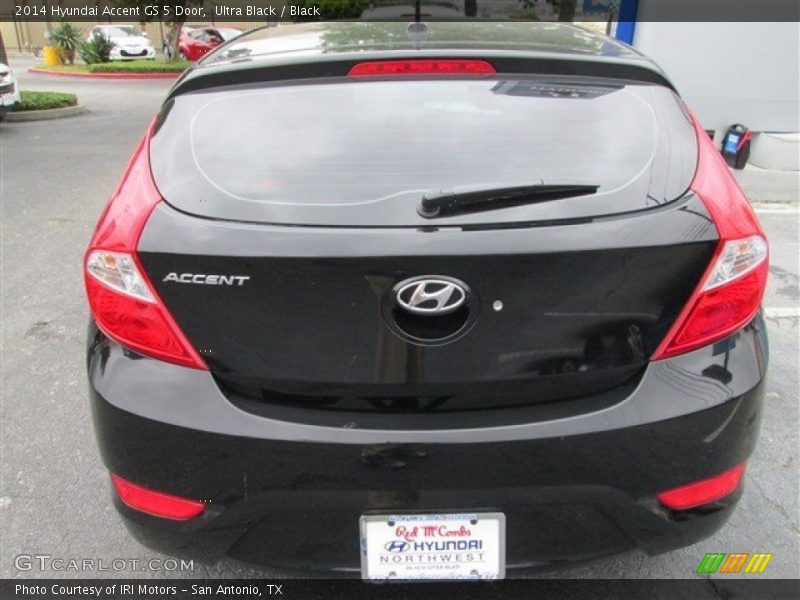 Ultra Black / Black 2014 Hyundai Accent GS 5 Door