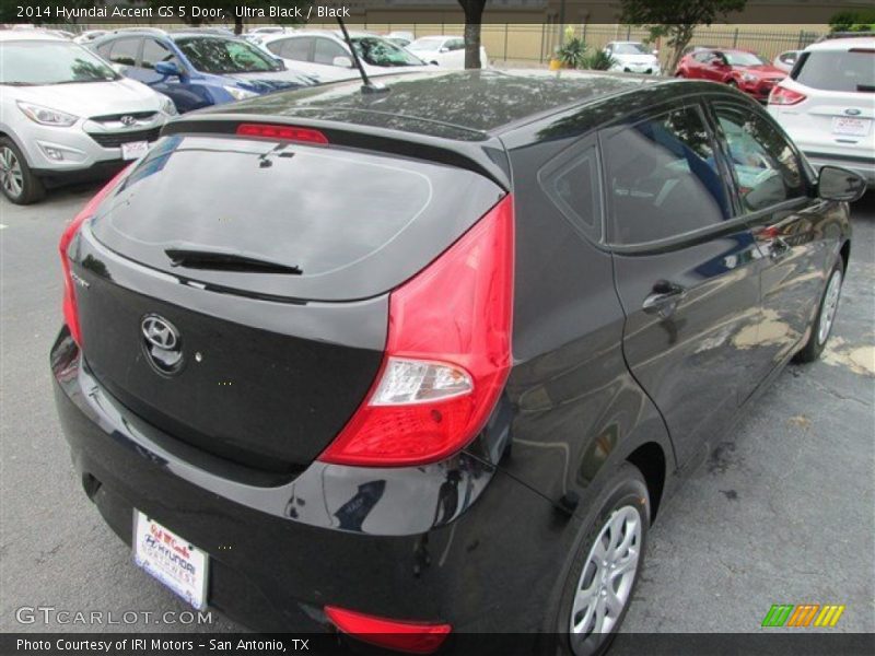 Ultra Black / Black 2014 Hyundai Accent GS 5 Door