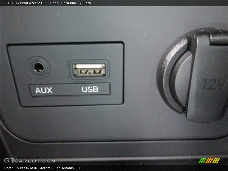 Ultra Black / Black 2014 Hyundai Accent GS 5 Door