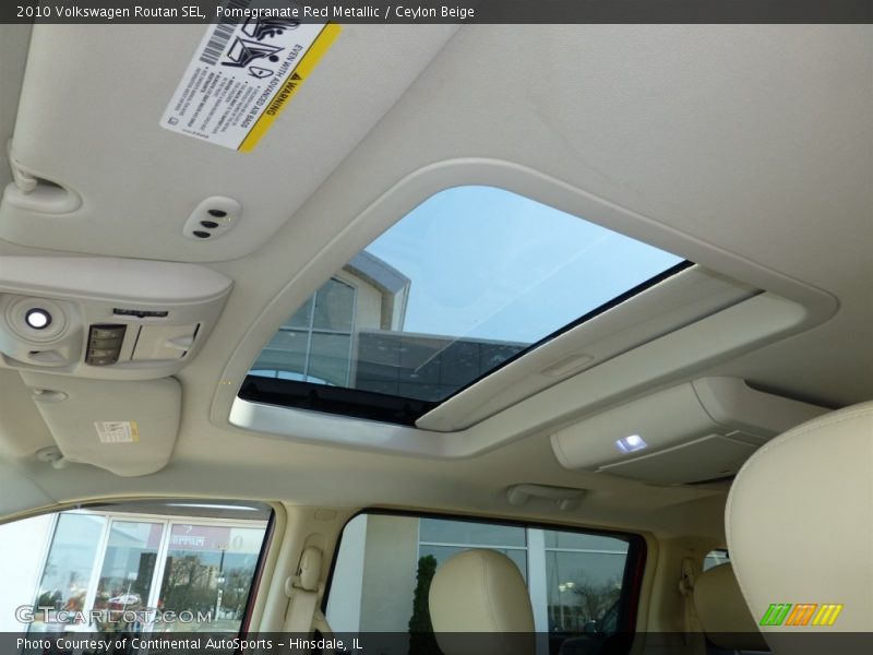 Pomegranate Red Metallic / Ceylon Beige 2010 Volkswagen Routan SEL
