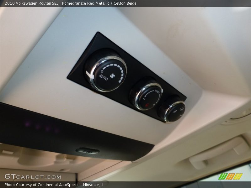 Pomegranate Red Metallic / Ceylon Beige 2010 Volkswagen Routan SEL