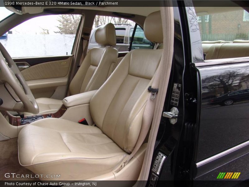 Black / Parchment 1998 Mercedes-Benz E 320 4Matic Sedan