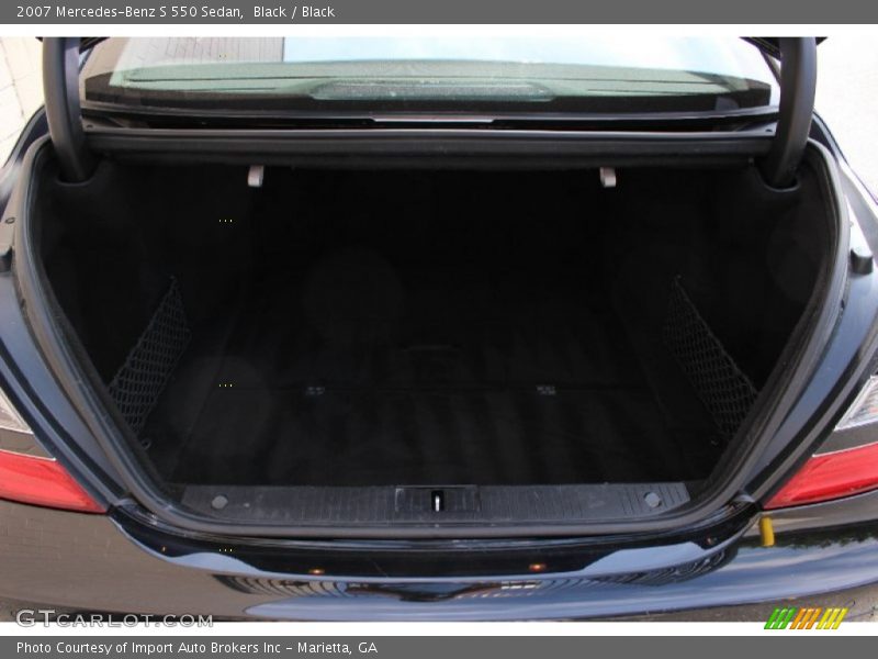  2007 S 550 Sedan Trunk