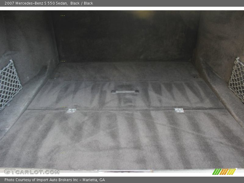 2007 S 550 Sedan Trunk