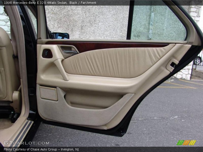 Black / Parchment 1998 Mercedes-Benz E 320 4Matic Sedan