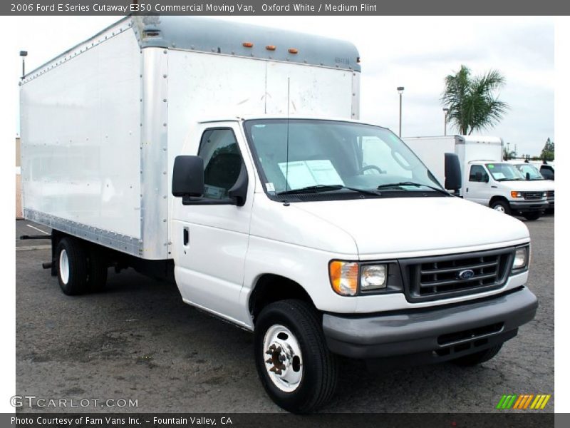 Oxford White / Medium Flint 2006 Ford E Series Cutaway E350 Commercial Moving Van