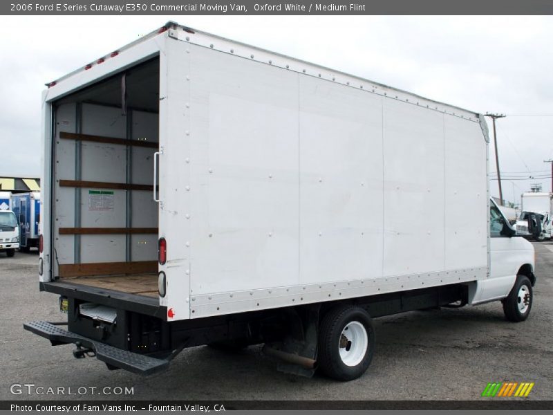 Oxford White / Medium Flint 2006 Ford E Series Cutaway E350 Commercial Moving Van