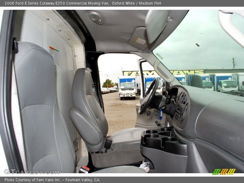 Oxford White / Medium Flint 2006 Ford E Series Cutaway E350 Commercial Moving Van