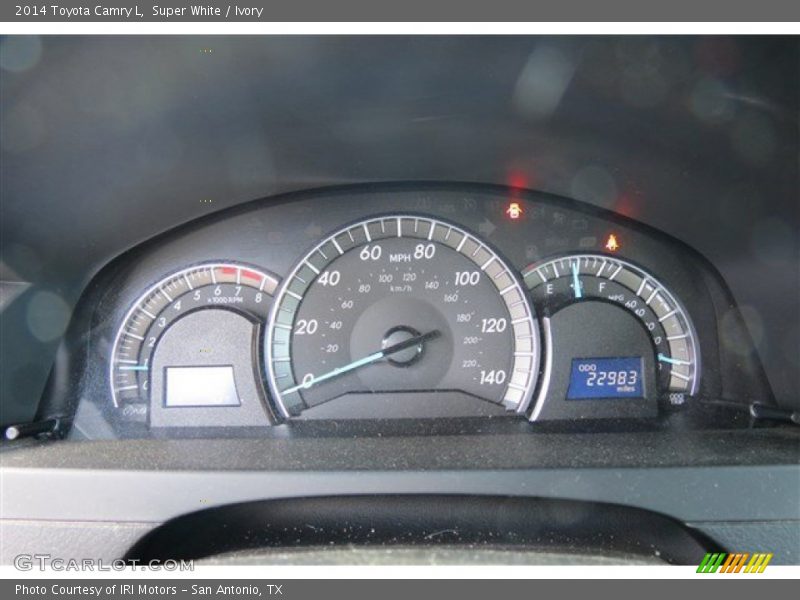 Super White / Ivory 2014 Toyota Camry L