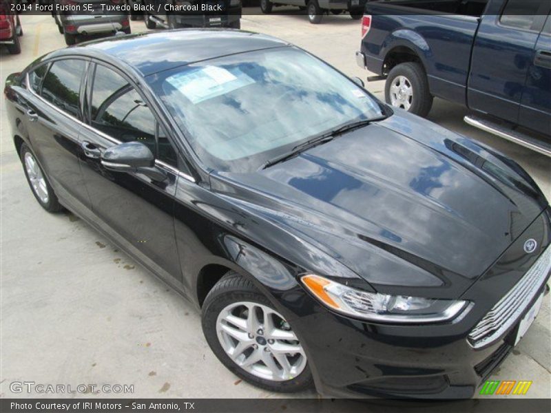 Tuxedo Black / Charcoal Black 2014 Ford Fusion SE