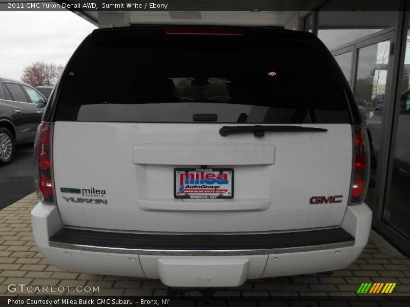 Summit White / Ebony 2011 GMC Yukon Denali AWD