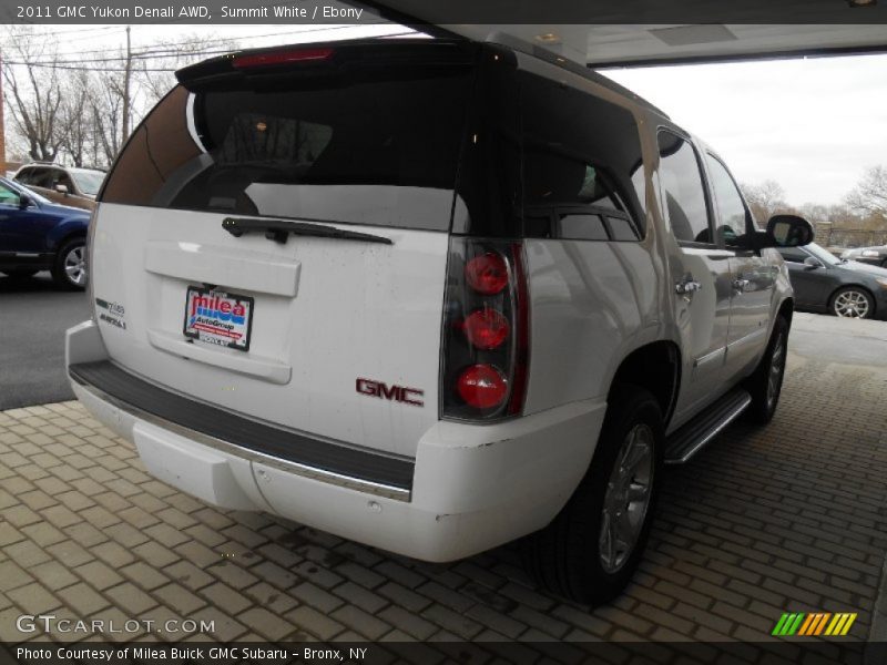 Summit White / Ebony 2011 GMC Yukon Denali AWD