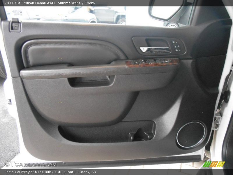 Summit White / Ebony 2011 GMC Yukon Denali AWD