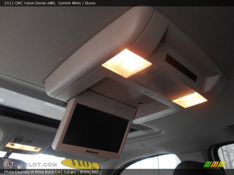 Summit White / Ebony 2011 GMC Yukon Denali AWD