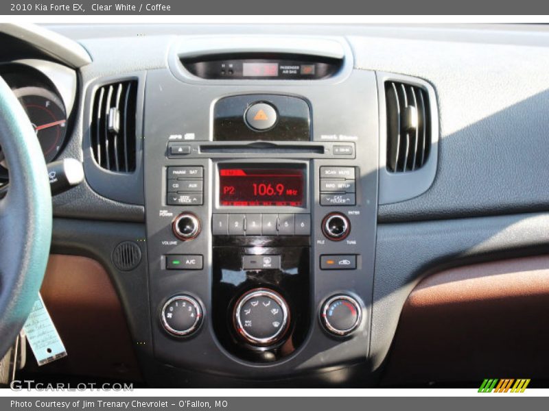 Clear White / Coffee 2010 Kia Forte EX