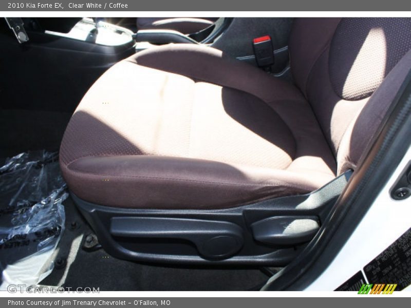 Clear White / Coffee 2010 Kia Forte EX