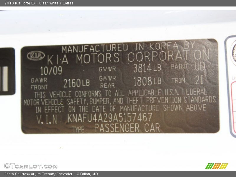 Clear White / Coffee 2010 Kia Forte EX