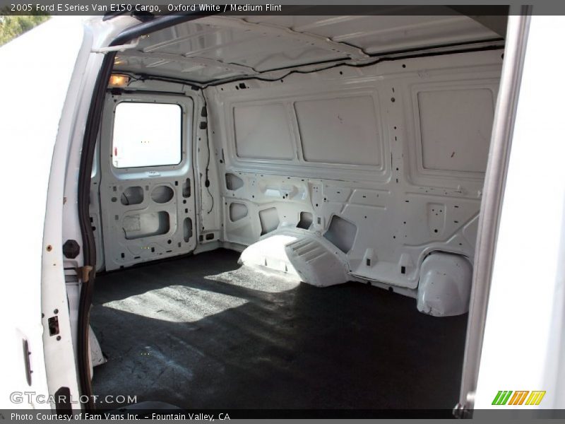 Oxford White / Medium Flint 2005 Ford E Series Van E150 Cargo