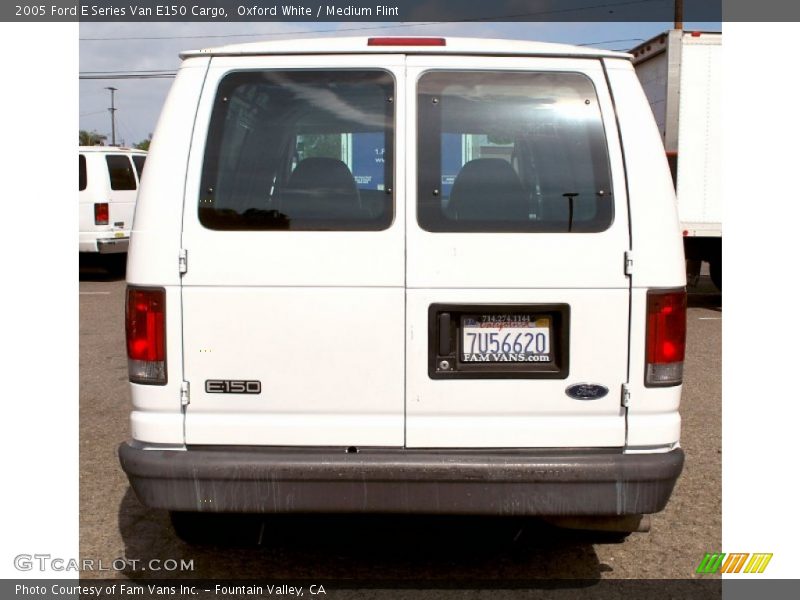 Oxford White / Medium Flint 2005 Ford E Series Van E150 Cargo