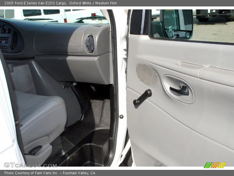 Oxford White / Medium Flint 2005 Ford E Series Van E150 Cargo
