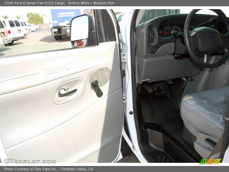 Oxford White / Medium Flint 2005 Ford E Series Van E150 Cargo