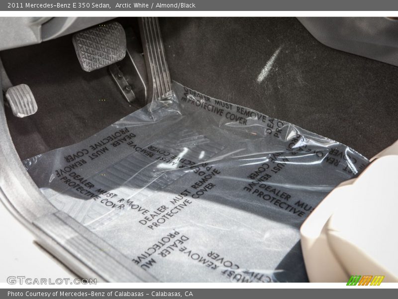 Arctic White / Almond/Black 2011 Mercedes-Benz E 350 Sedan
