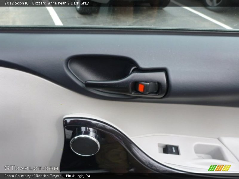 Blizzard White Pearl / Dark Gray 2012 Scion iQ