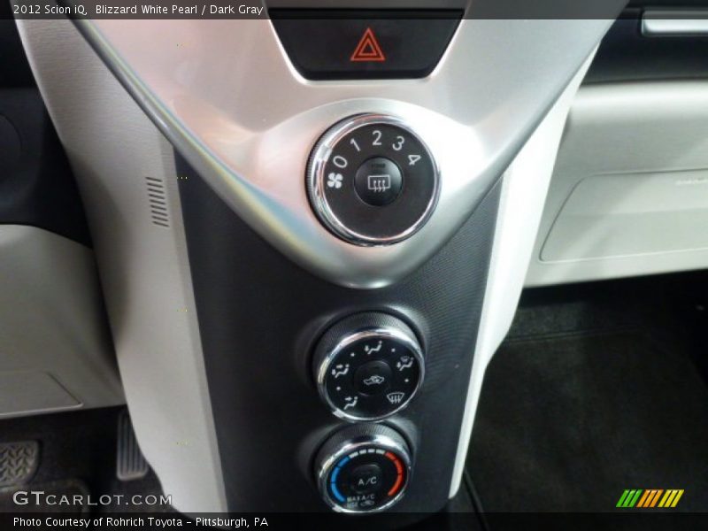 Blizzard White Pearl / Dark Gray 2012 Scion iQ