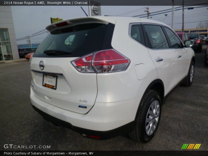 Moonlight White / Charcoal 2014 Nissan Rogue S AWD