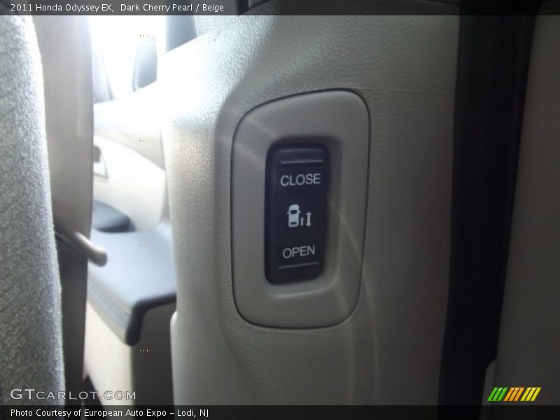 Dark Cherry Pearl / Beige 2011 Honda Odyssey EX